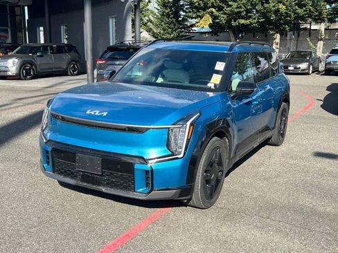 Certified 2024 Kia EV9 GT-Line AWD/4WD image 3