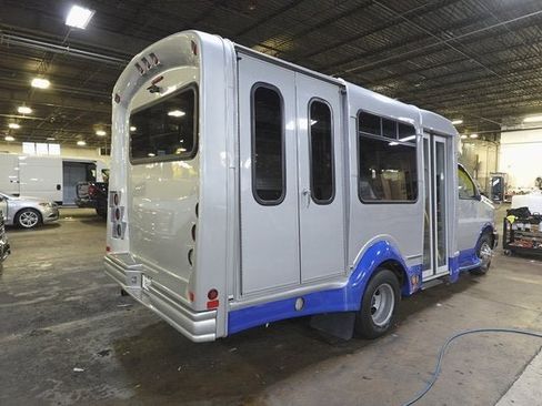 Used 2014 Chevrolet Express 3500 w/ Shuttle Bus Package image 4