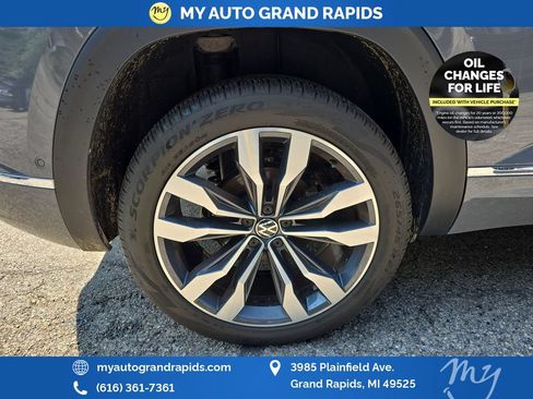 Used 2022 Volkswagen Atlas Cross Sport SEL Premium R-Line AWD/4WD image 32