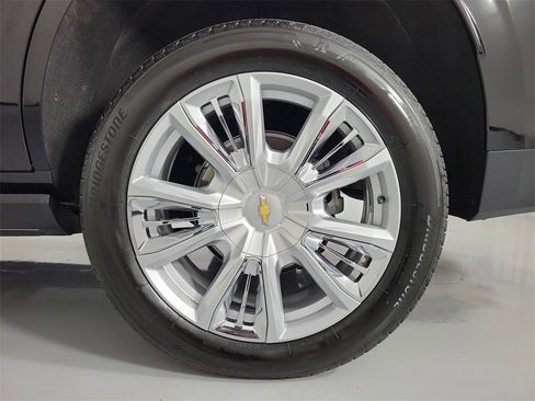 Used 2024 Chevrolet Tahoe High Country image 9