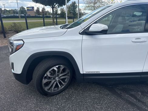 Used 2020 GMC Terrain SLT w/ Preferred Package image 4