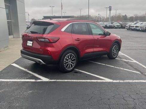 Used 2023 Ford Escape SE image 6