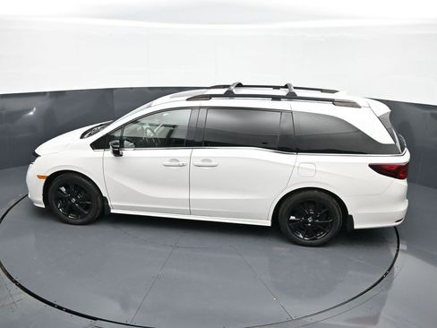 Used 2023 Honda Odyssey Sport image 16