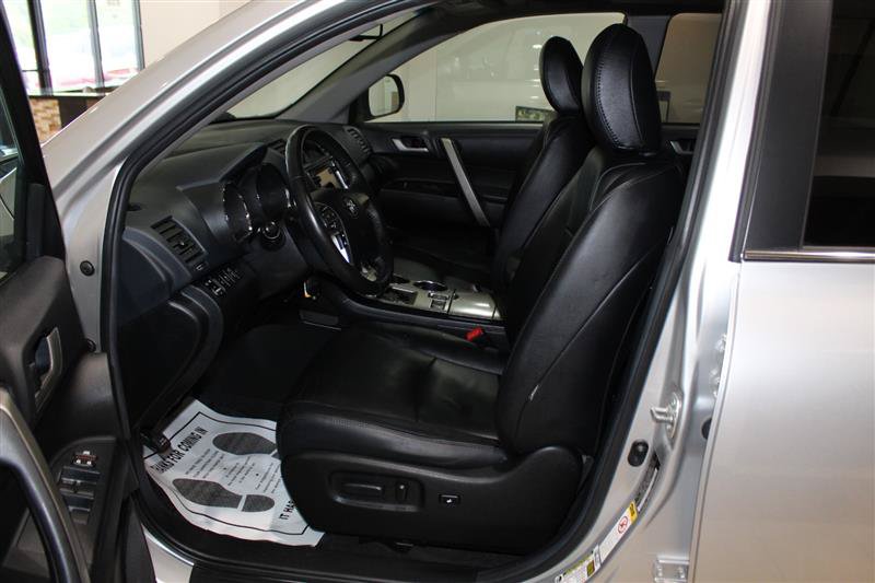 Used 2013 Toyota Highlander SE AWD/4WD image 27