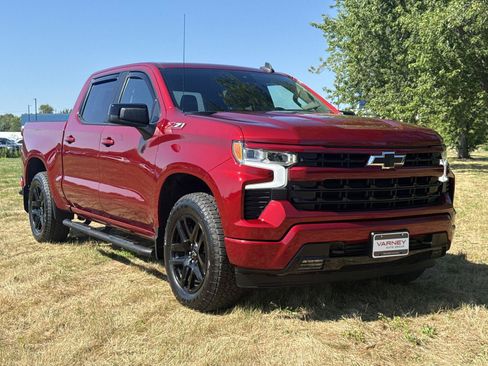 Used 2023 Chevrolet Silverado 1500 RST AWD/4WD image 3