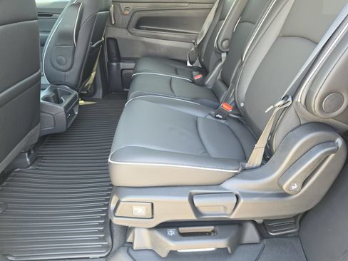New 2026 Honda Odyssey Touring image 12