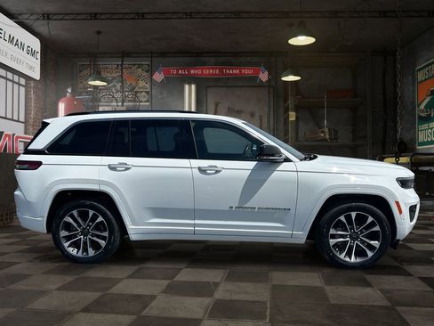 Used 2022 Jeep Grand Cherokee Overland w/ Adv Protech Group III AWD/4WD image 8