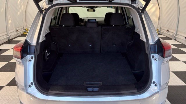 Used 2025 Nissan Rogue SV AWD/4WD image 4
