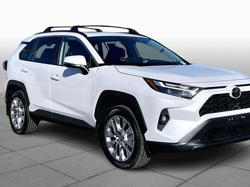 Certified 2025 Toyota RAV4 XLE Premium image 3