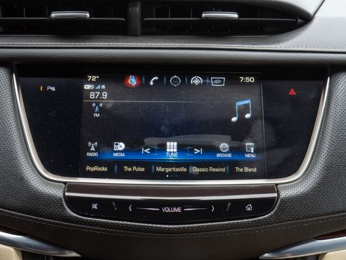 Used 2018 Cadillac XT5 Premium Luxury FWD image 18