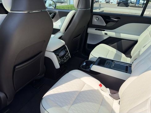 Used 2023 Lincoln Aviator Black Label AWD/4WD image 21