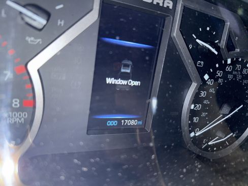 Used 2022 Toyota Tundra SR5 w/ SR5 Premium Package image 5