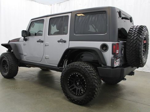 Used 2014 Jeep Wrangler Unlimited Rubicon w/ Connectivity Group image 7