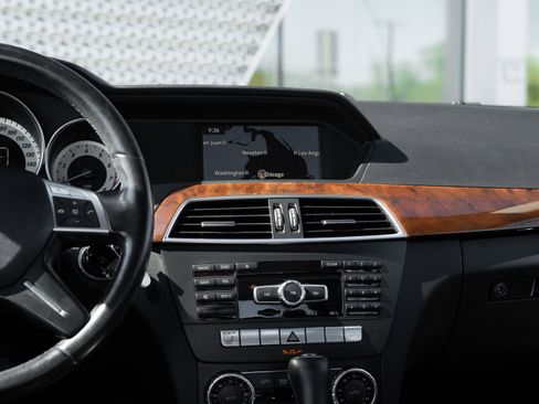 Used 2012 Mercedes-Benz C 300 4MATIC Sedan image 12