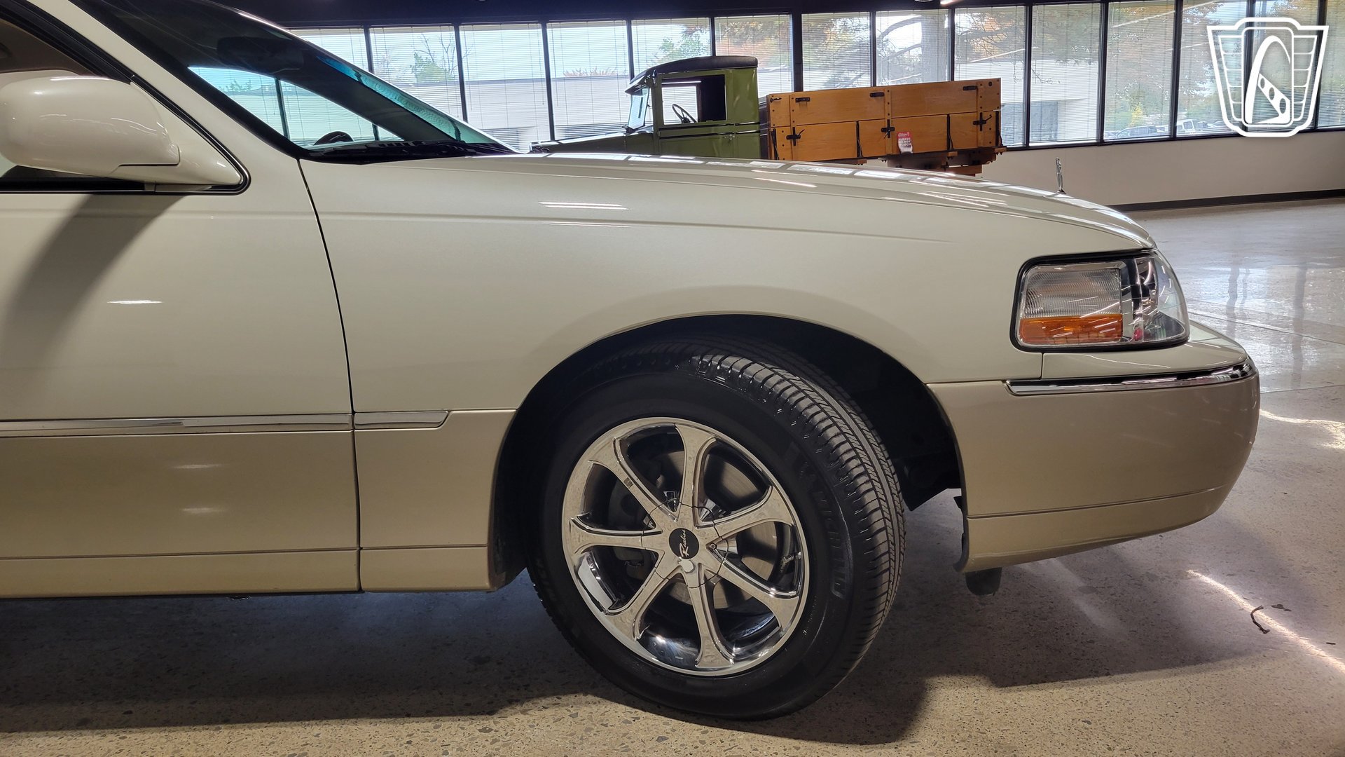Used 2005 Lincoln Town Car Signature Limited RWD image 39
