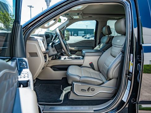 Used 2025 Ford F250 Platinum w/ Platinum Plus Package AWD/4WD image 35