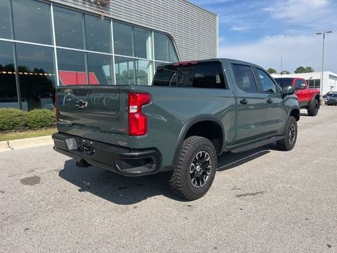 Used 2025 Chevrolet Silverado 1500 ZR2 w/ Technology Package image 5