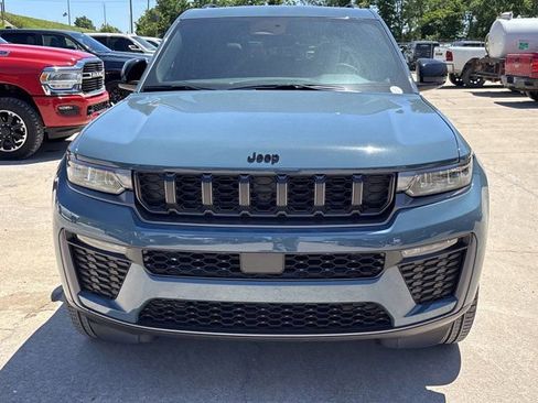 New 2026 Jeep Grand Cherokee Limited w/ Limited Altitude Package AWD/4WD image 10