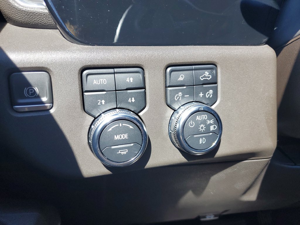 Used 2023 GMC Sierra 1500 SLT w/ SLT Premium Plus Package AWD/4WD image 28