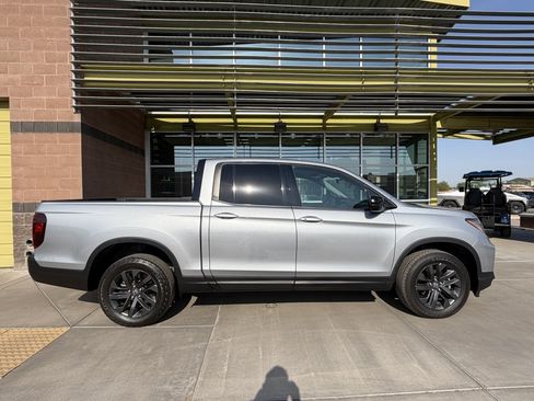 Used 2023 Honda Ridgeline Sport image 9
