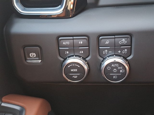 Used 2025 GMC Sierra 3500 Denali Ultimate AWD/4WD image 29