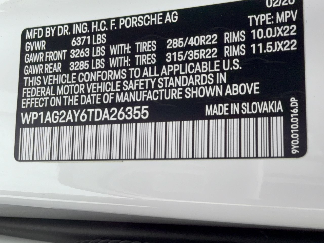 Certified 2026 Porsche Cayenne GTS w/ Premium Package Plus AWD/4WD image 32