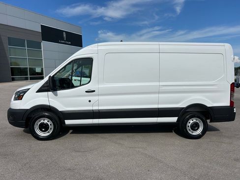 New 2025 Ford Transit 250 148 Medium Roof image 9