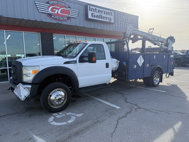 Used 2014 Ford F550 4x4 Regular Cab Super Duty image 2