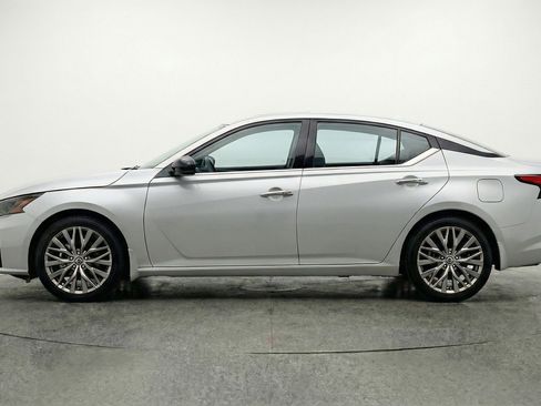 Used 2025 Nissan Altima 2.5 SV image 5