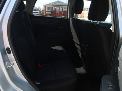 Used 2021 Mitsubishi Outlander Sport FWD image 12