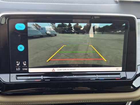 New 2026 Volkswagen Atlas Cross Sport SE image 15