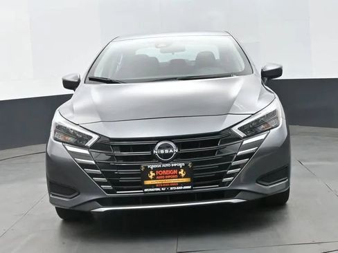 Used 2025 Nissan Versa SV FWD image 3