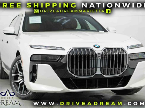 Used 2023 BMW 760i xDrive image 2