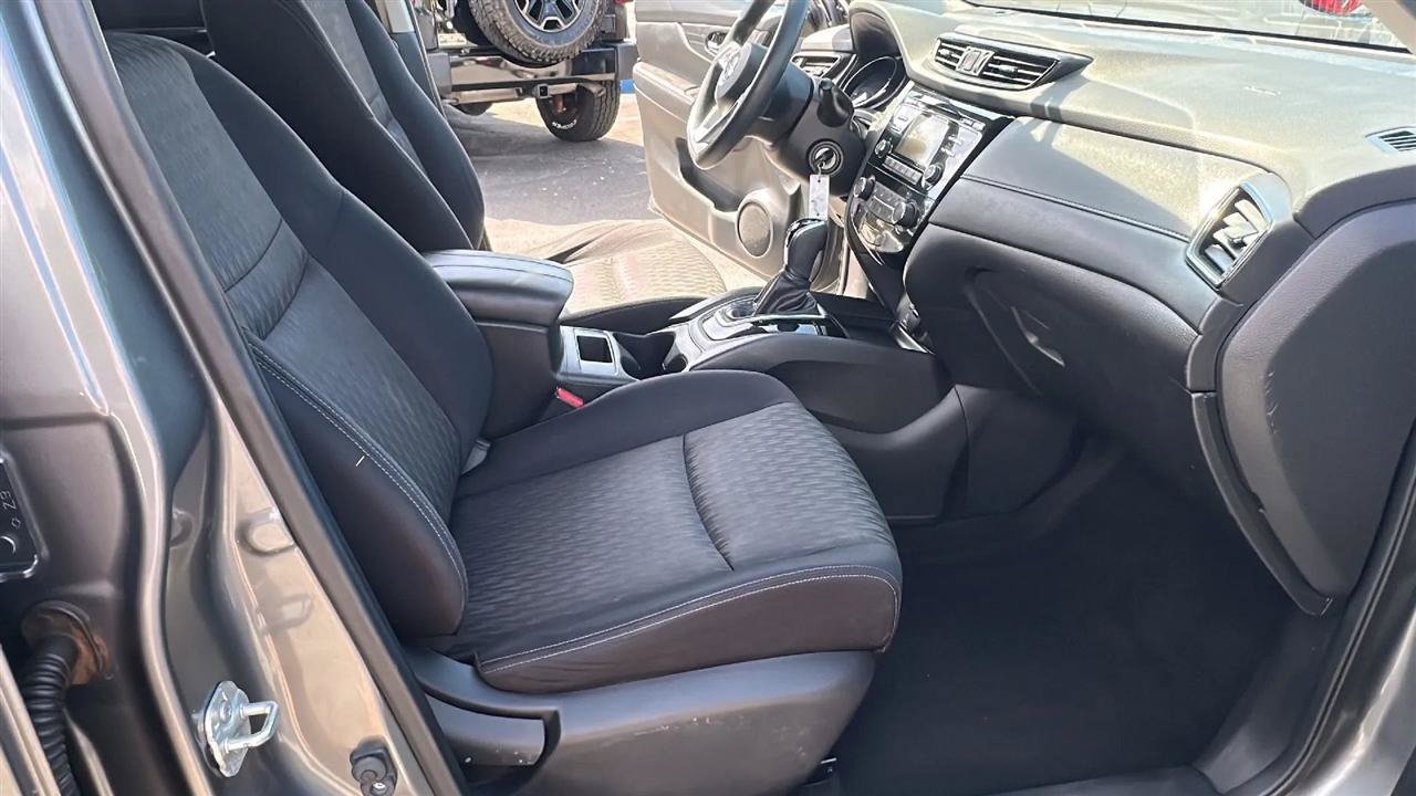 Used 2017 Nissan Rogue S FWD image 34