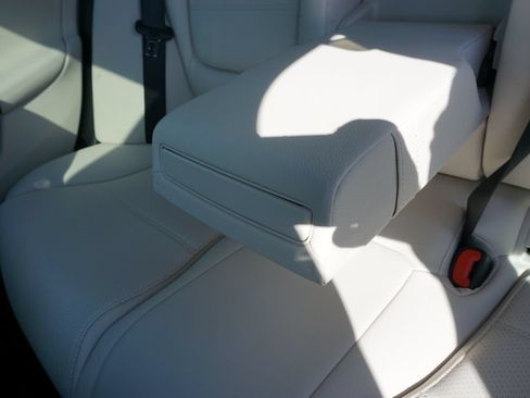 Used 2025 Mercedes-Benz C 300 Sedan image 46