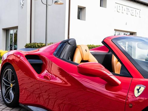 Certified 2018 Ferrari 488 Spider RWD image 15