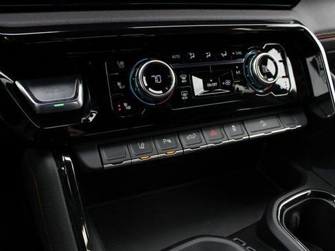 Used 2024 GMC Sierra 2500 AT4 w/ AT4 Premium Plus Package image 12