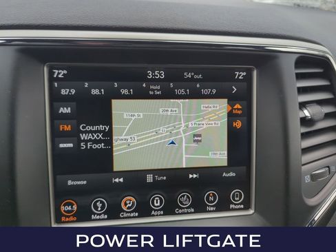Used 2018 Jeep Grand Cherokee Laredo RWD image 16