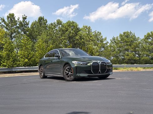 Used 2023 BMW i4 eDrive40 w/ Premium Package RWD image 3