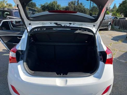 Used 2014 Hyundai Elantra GT FWD image 9