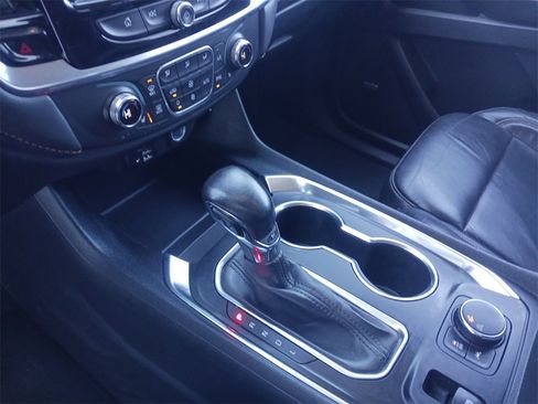 Used 2021 Chevrolet Traverse RS image 35