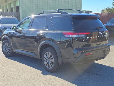 New 2025 Nissan Pathfinder SV w/ SV Premium Package image 3