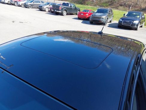 Used 2017 Ford Fusion Titanium image 11