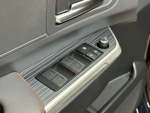 Used 2023 Toyota Sienna XSE FWD image 25