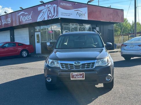 Used 2013 Subaru Forester 2.5X Premium AWD/4WD image 3