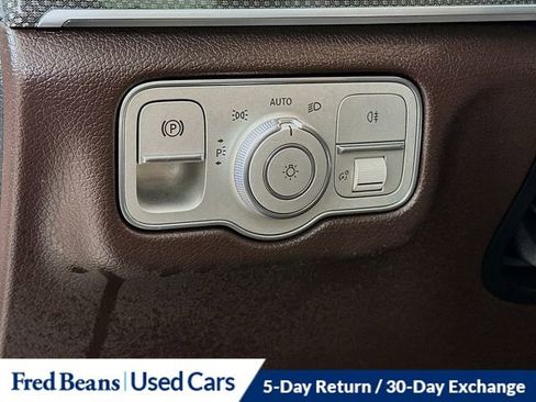 Used 2022 Mercedes-Benz GLS 450 4MATIC image 11