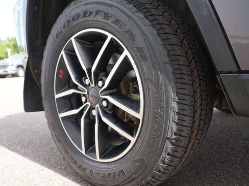 Used 2020 Jeep Grand Cherokee Trailhawk AWD/4WD image 31