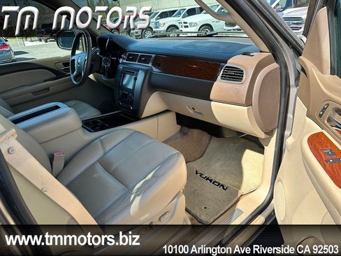 Used 2007 GMC Yukon SLT w/ SLT Preferred Equipment Group AWD/4WD image 11
