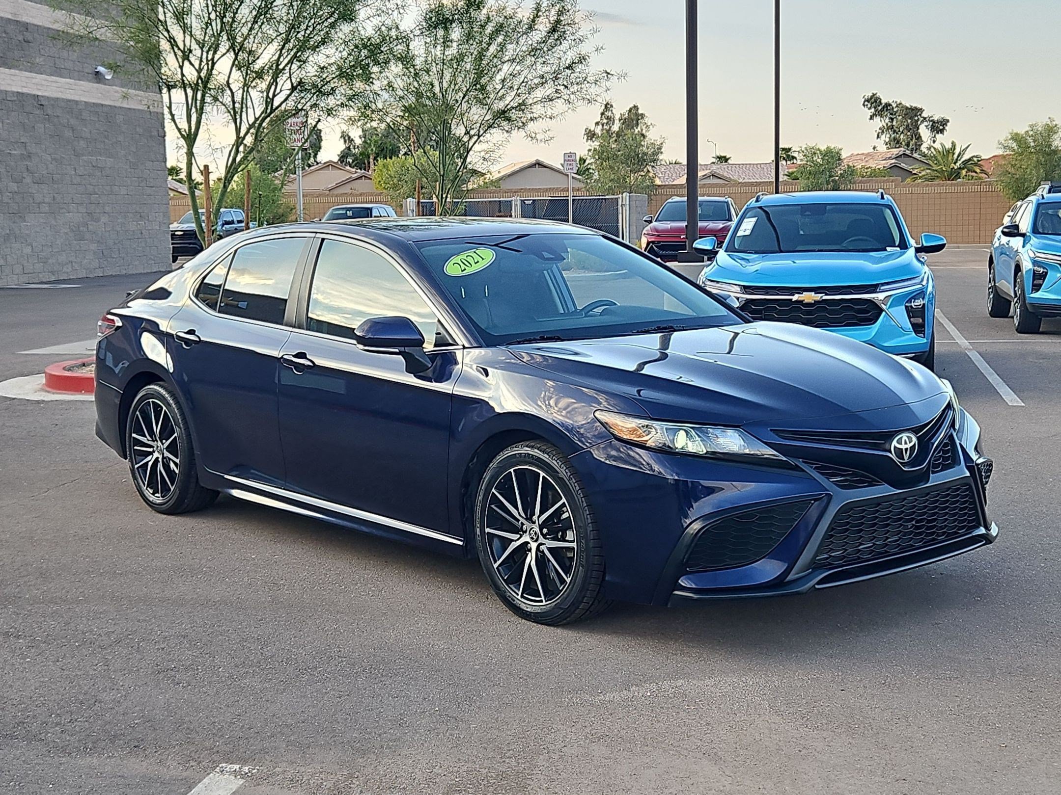 Used 2021 Toyota Camry SE FWD image 7
