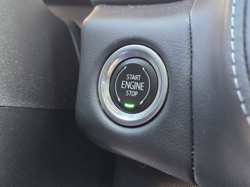 Used 2021 Chevrolet Tahoe Z71 w/ Luxury Package image 28